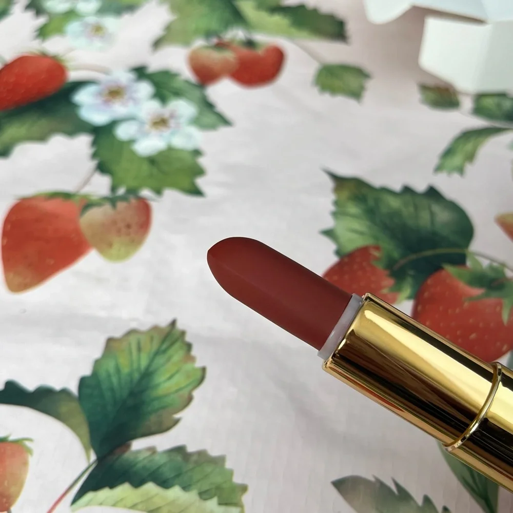 Classic Red Lipstick in Gorgeous Gold Packaging - Picture 14 of 14